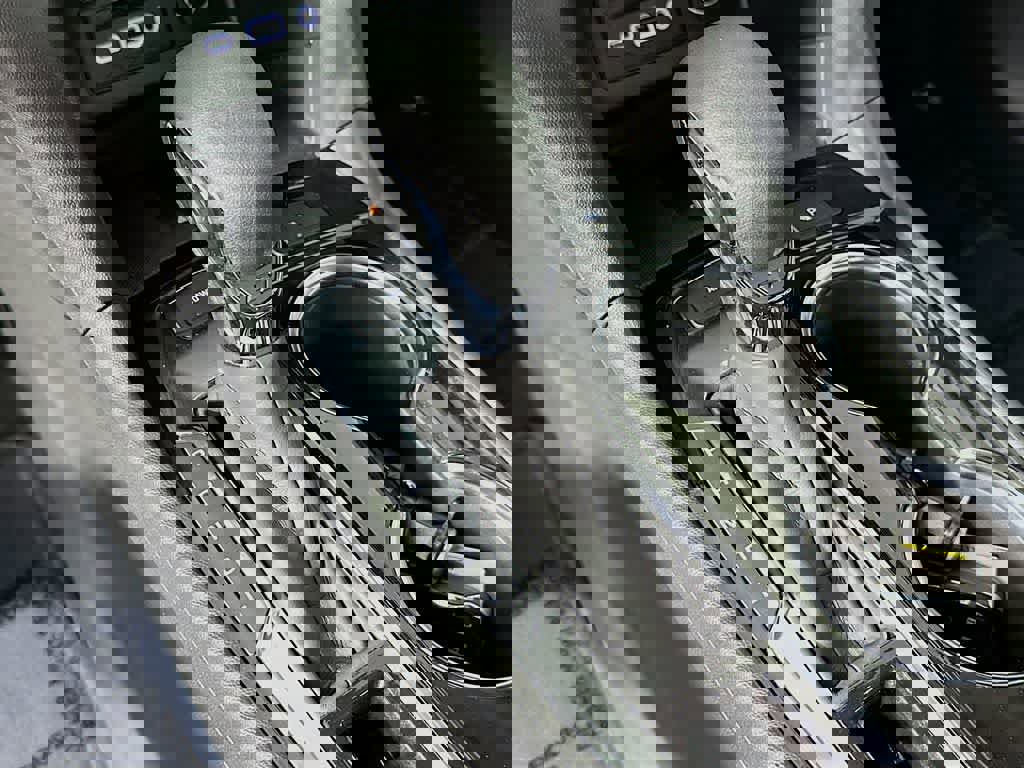 Used 2024 Chevrolet Equinox Premier image 23