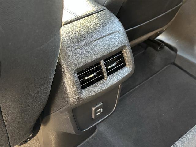 Used 2022 GMC Terrain SLE w/ Driver Convenience Package image 17