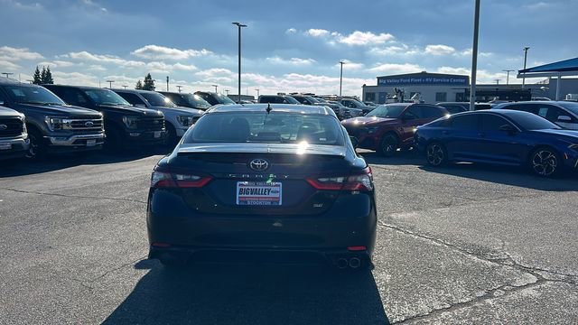 Used 2023 Toyota Camry SE image 4