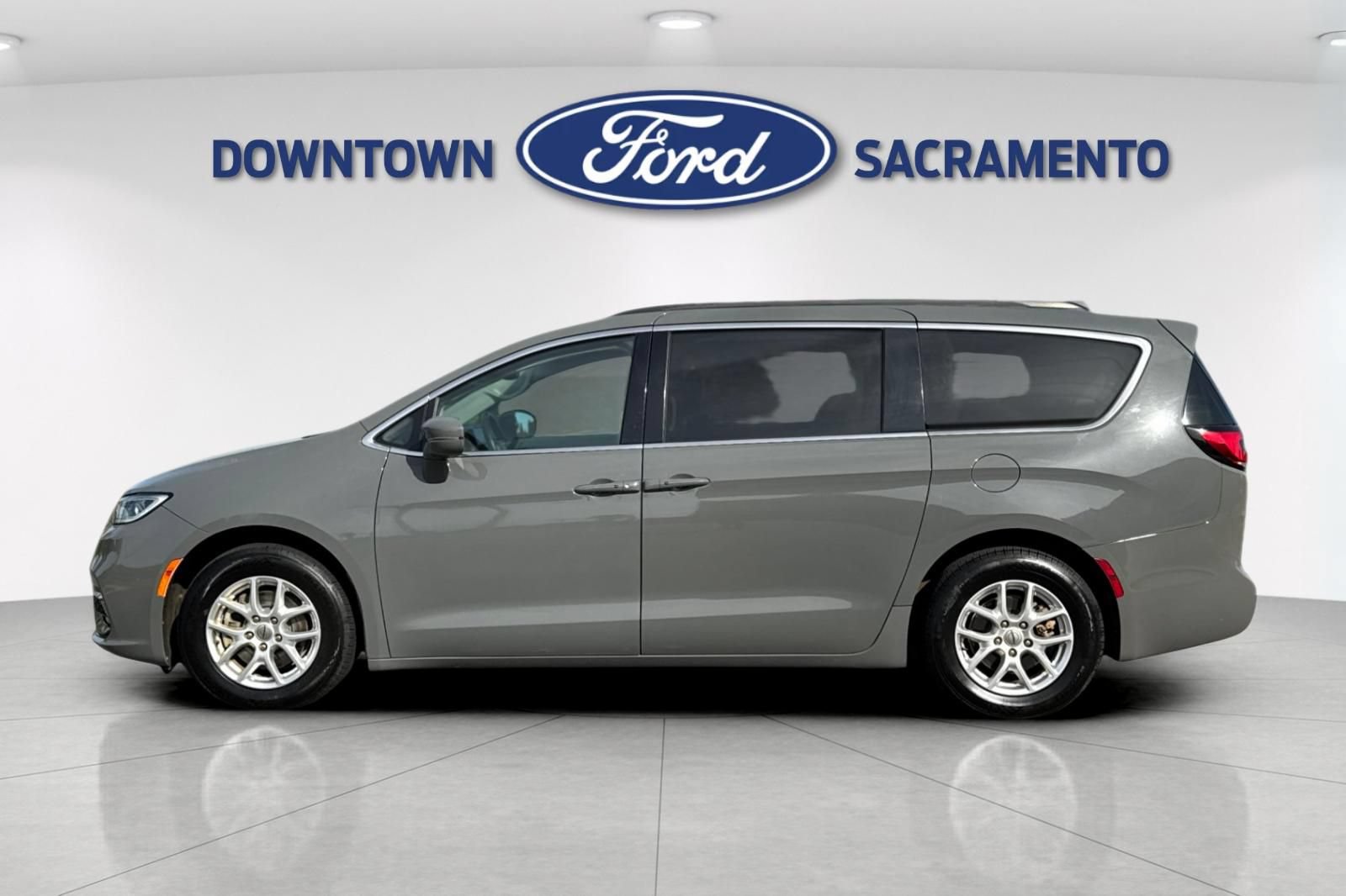 Used 2022 Chrysler Pacifica Touring-L FWD image 7