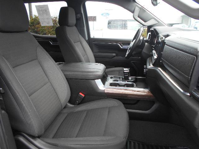 Used 2023 Chevrolet Silverado 1500 LT AWD/4WD image 3