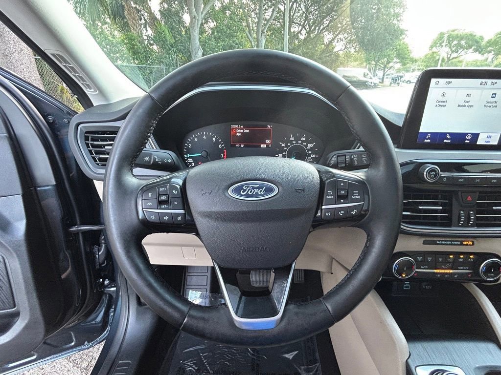Certified 2022 Ford Escape SEL FWD image 18