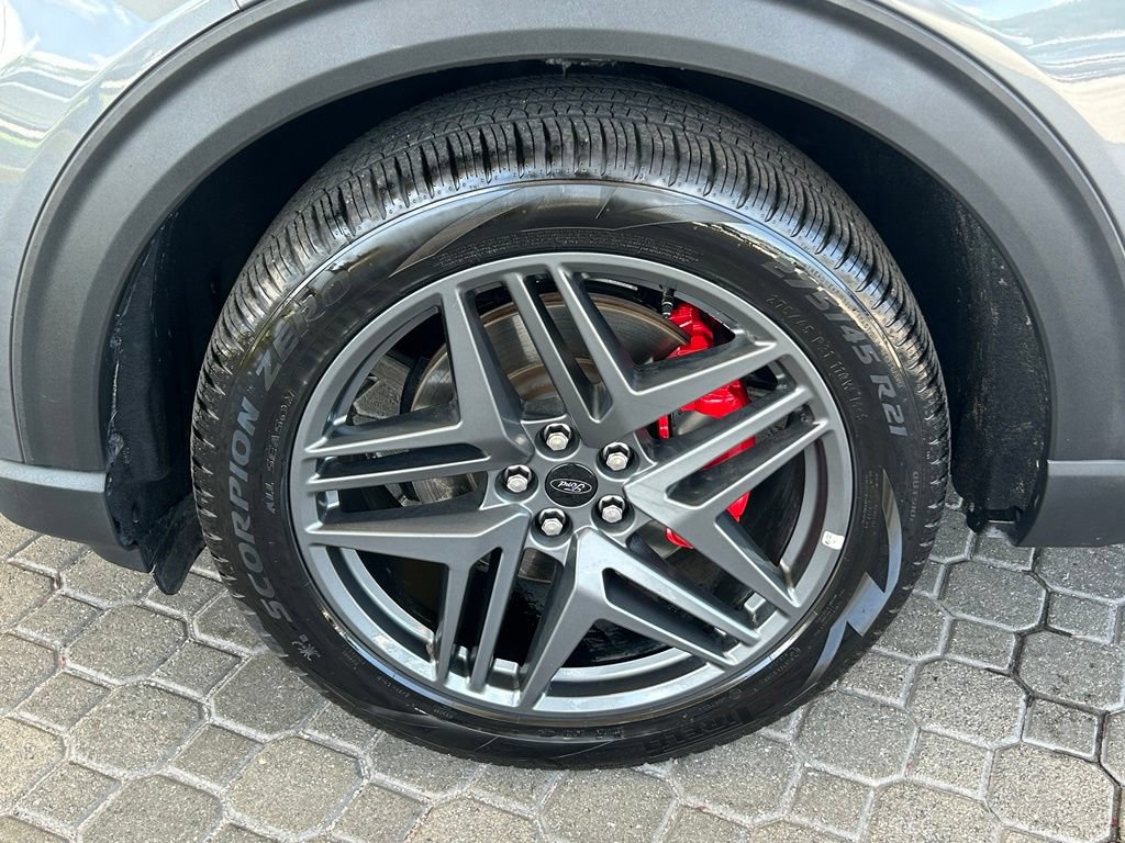 Certified 2026 Ford Explorer ST-Line w/ ST-Line Street Pack RWD image 18