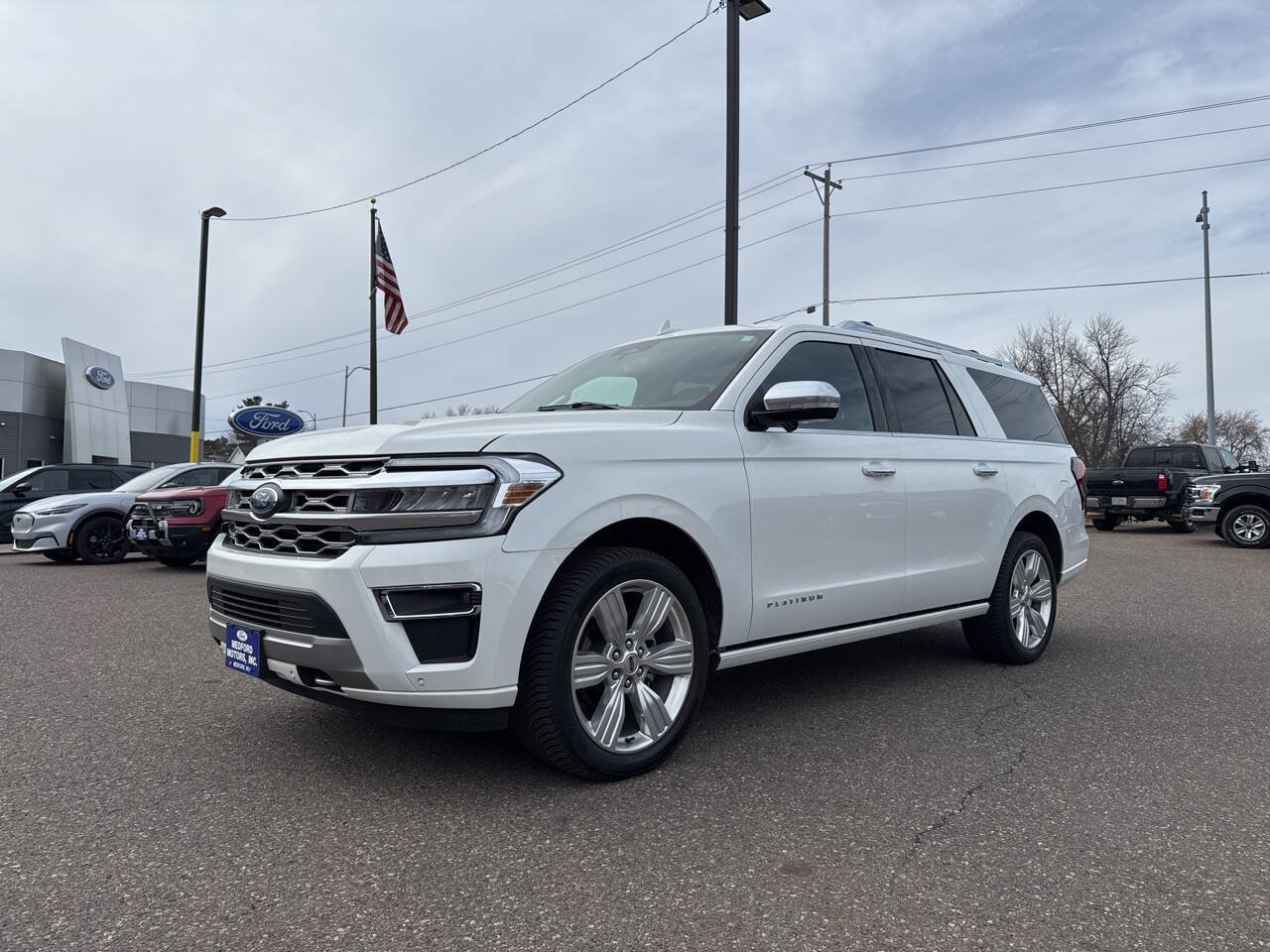 Certified 2023 Ford Expedition Max Platinum AWD/4WD image 2