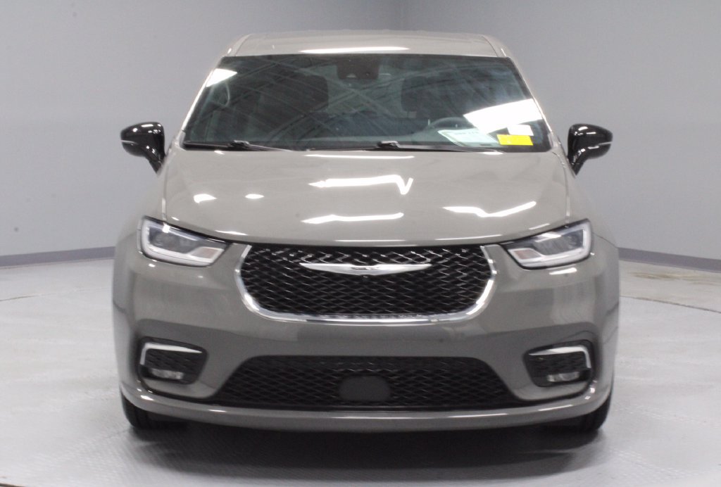 Used 2025 Chrysler Pacifica Select FWD image 6