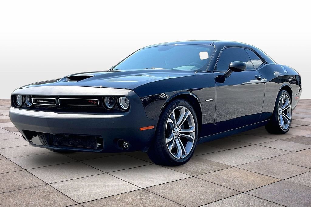 Used 2022 Dodge Challenger R/T RWD image 12