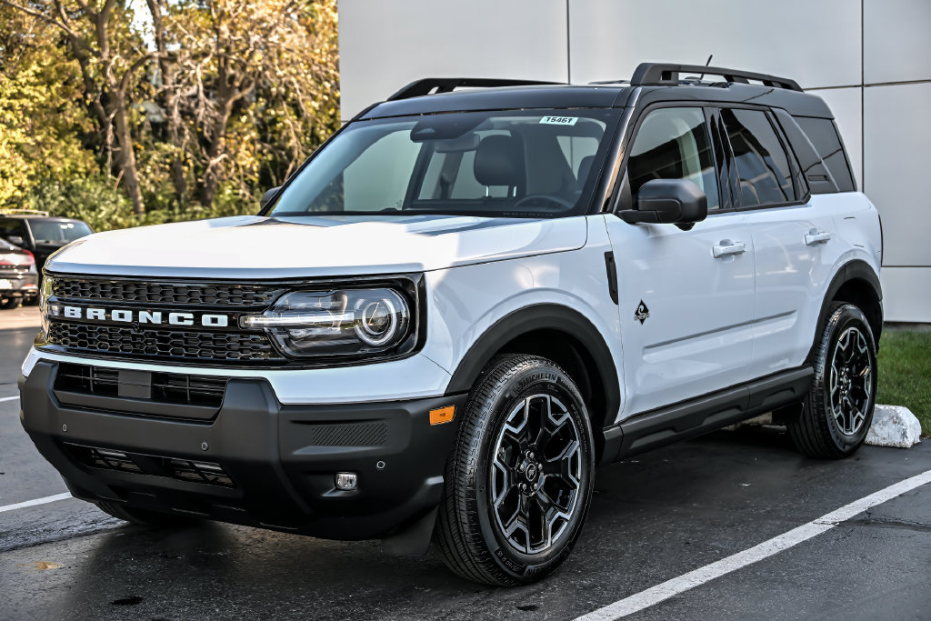 Certified 2025 Ford Bronco Sport Outer Banks w/ Outer Banks Tech Package+ AWD/4WD image 5