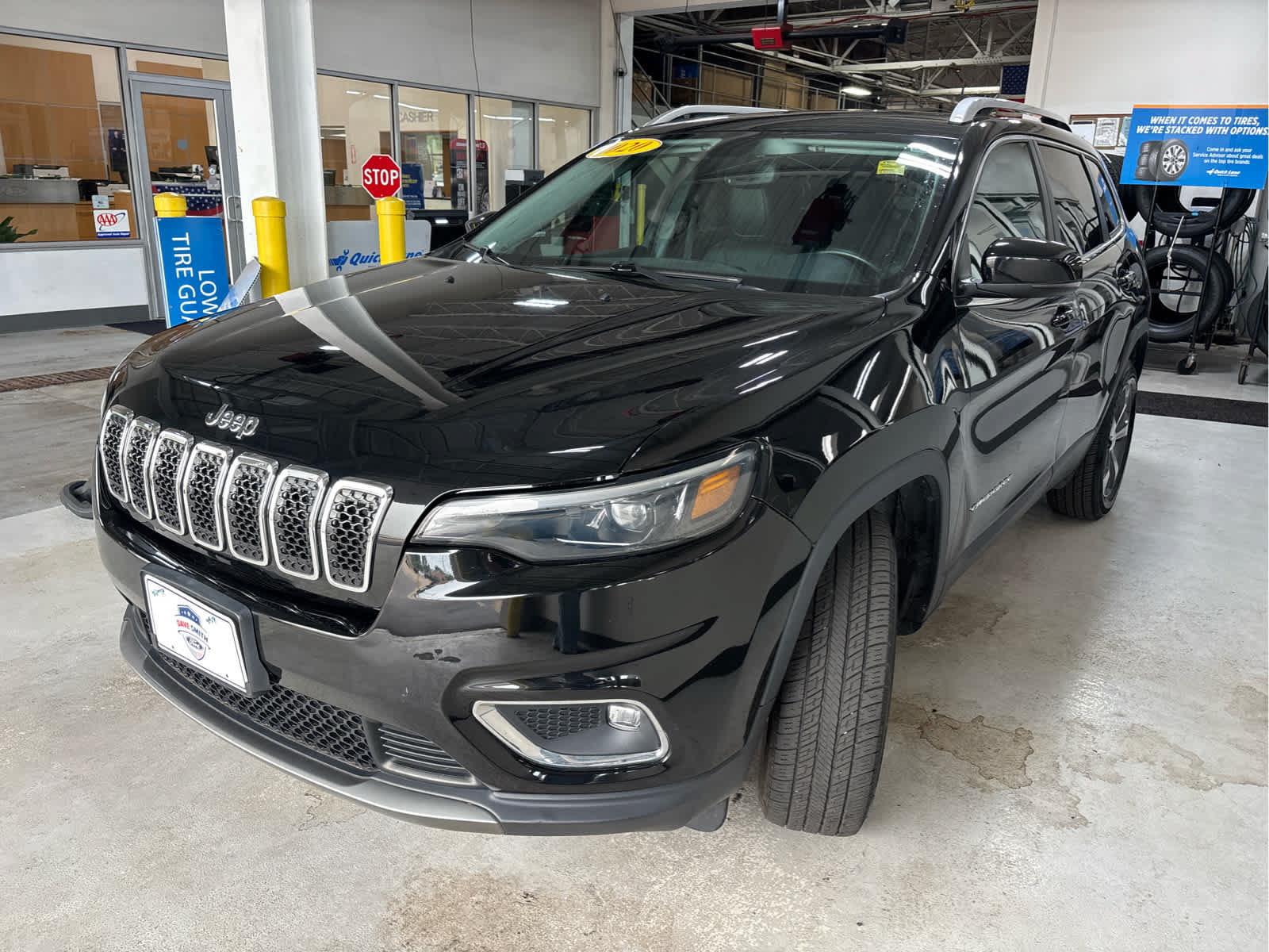 Used 2020 Jeep Cherokee Limited AWD/4WD image 6