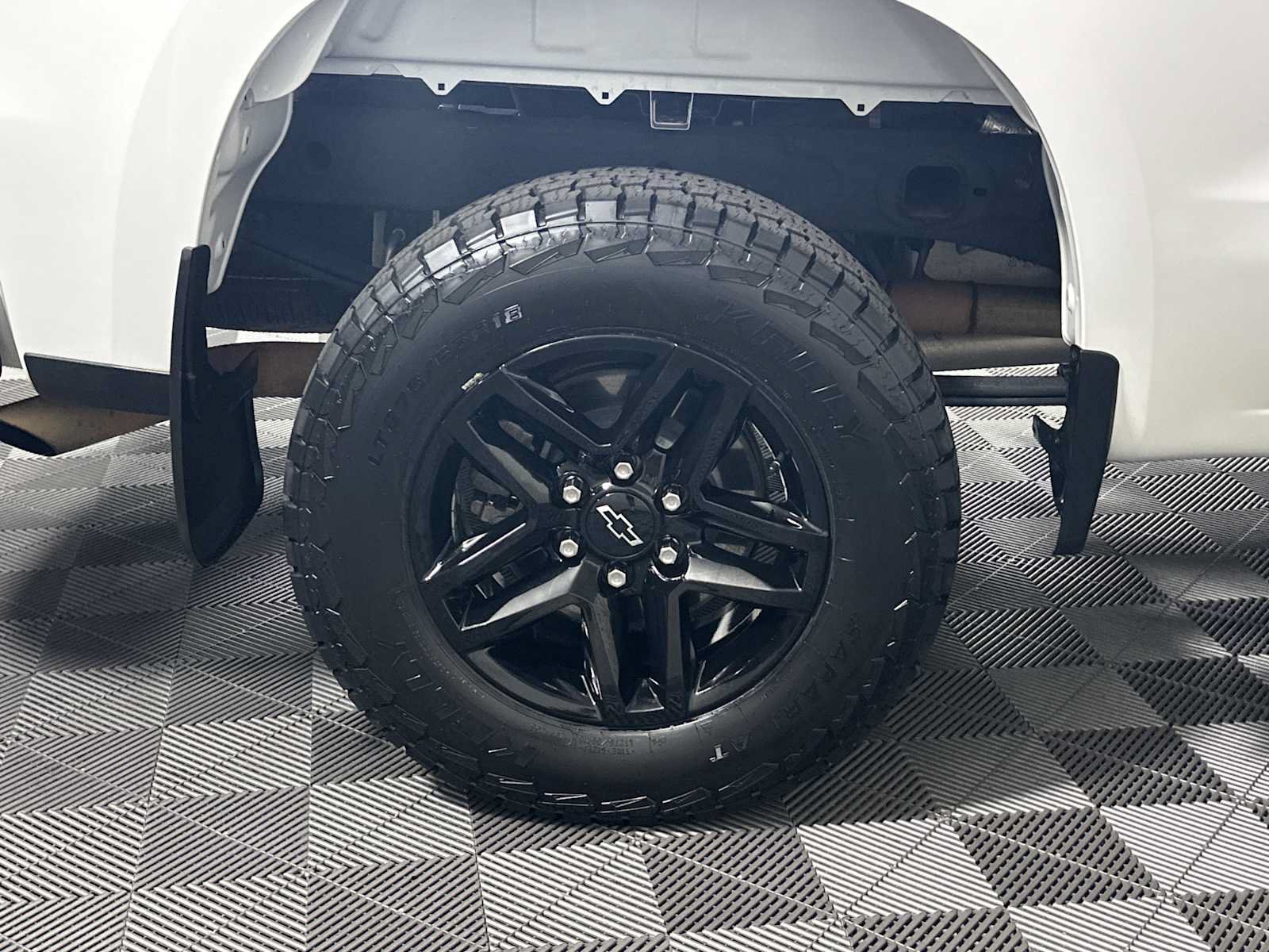 Used 2022 Chevrolet Silverado 1500 Custom Trail Boss AWD/4WD image 26