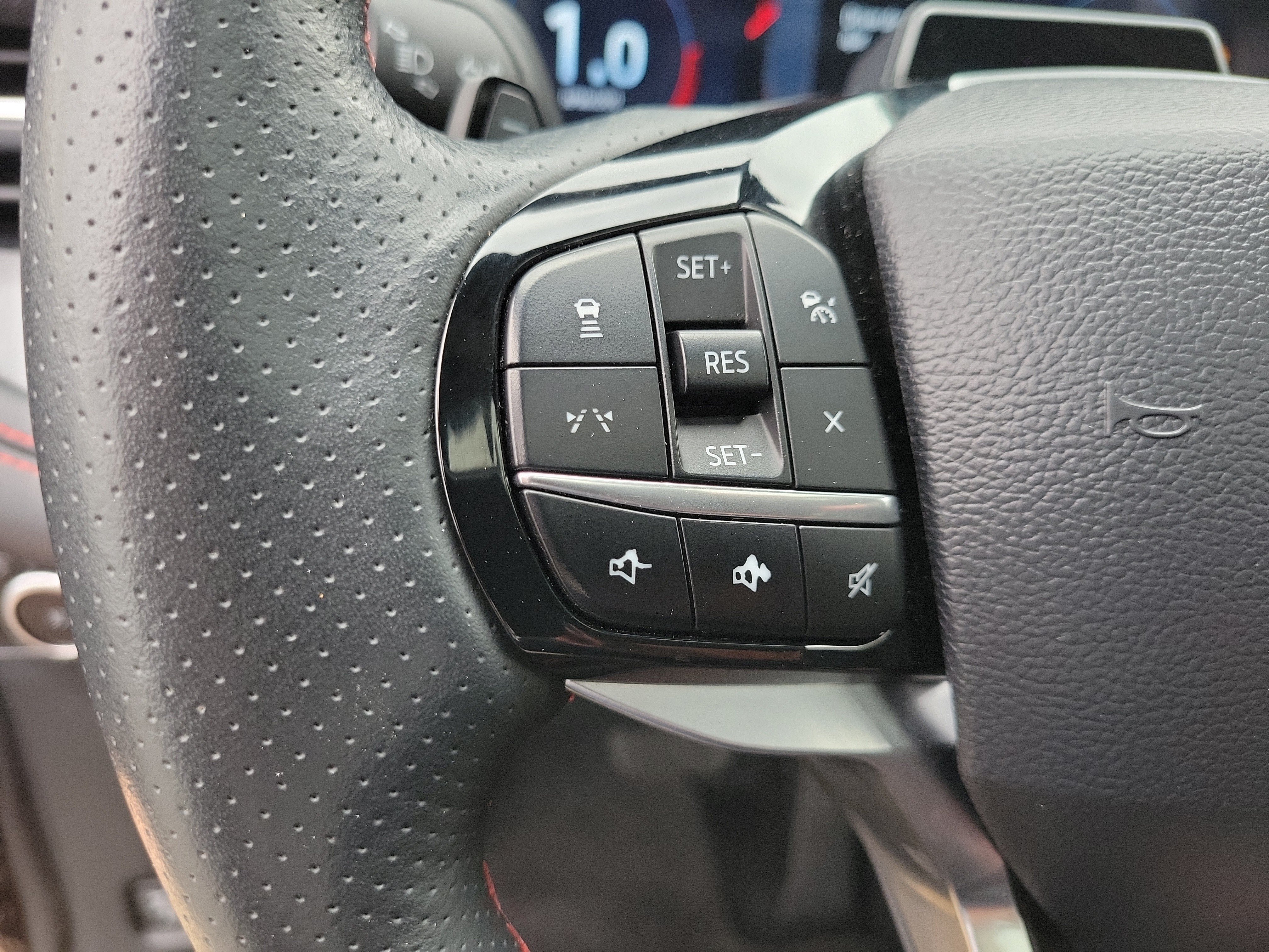 Certified 2025 Ford Explorer ST AWD/4WD image 5
