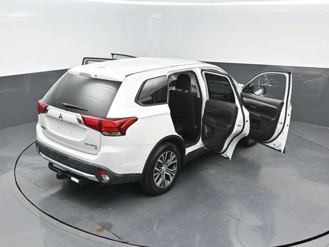 Used 2018 Mitsubishi Outlander SE AWD/4WD image 29