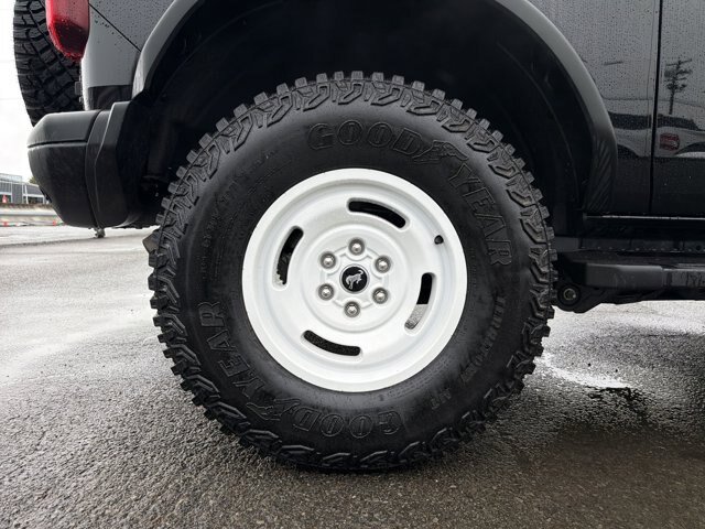 Certified 2024 Ford Bronco Heritage Edition AWD/4WD image 29