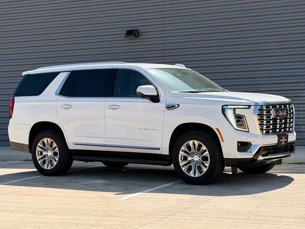 Used 2025 GMC Yukon Denali AWD/4WD image 1