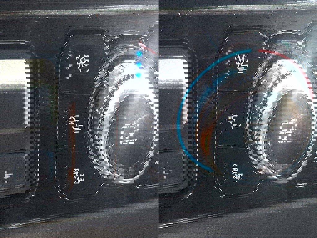 Used 2023 GMC Sierra 1500 SLT w/ SLT Premium Plus Package image 24