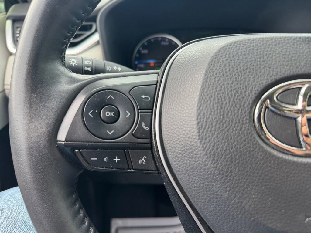 Used 2022 Toyota RAV4 XLE Premium AWD/4WD image 34