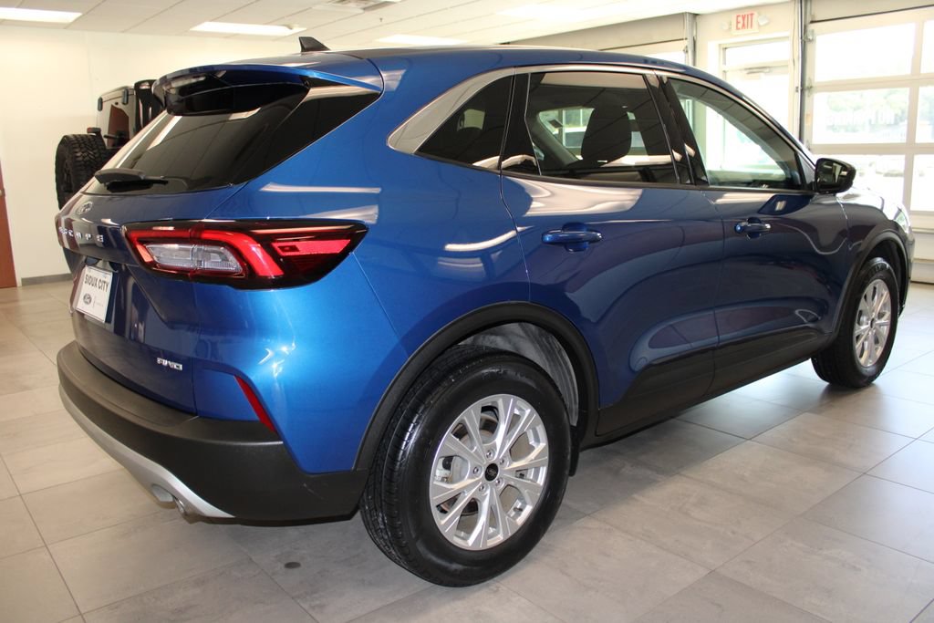 Certified 2023 Ford Escape Active AWD/4WD image 4