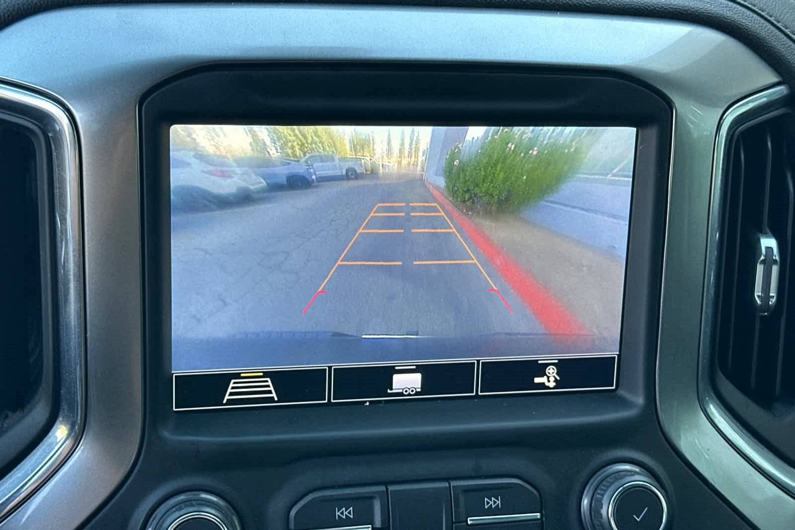 Used 2020 Chevrolet Silverado 1500 LT w/ All-Star Edition image 19