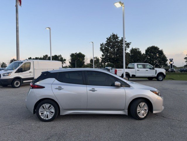 Used 2024 Nissan Leaf S FWD image 10