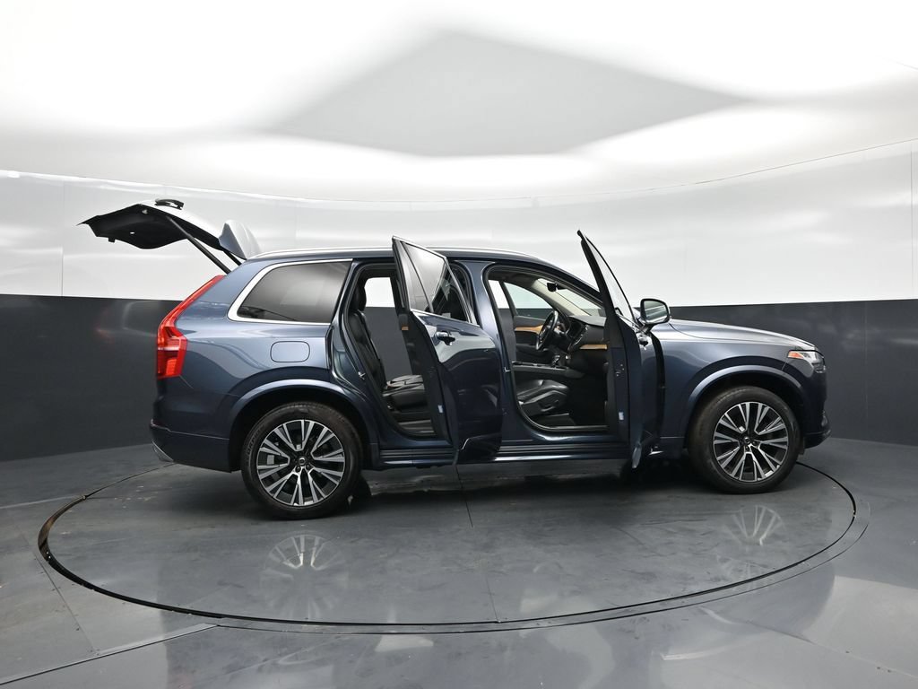 Used 2021 Volvo XC90 T5 Momentum w/ Protection Package Premier AWD/4WD image 4