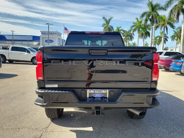 Used 2026 Chevrolet Silverado 2500 LTZ w/ LTZ Plus Package AWD/4WD image 5