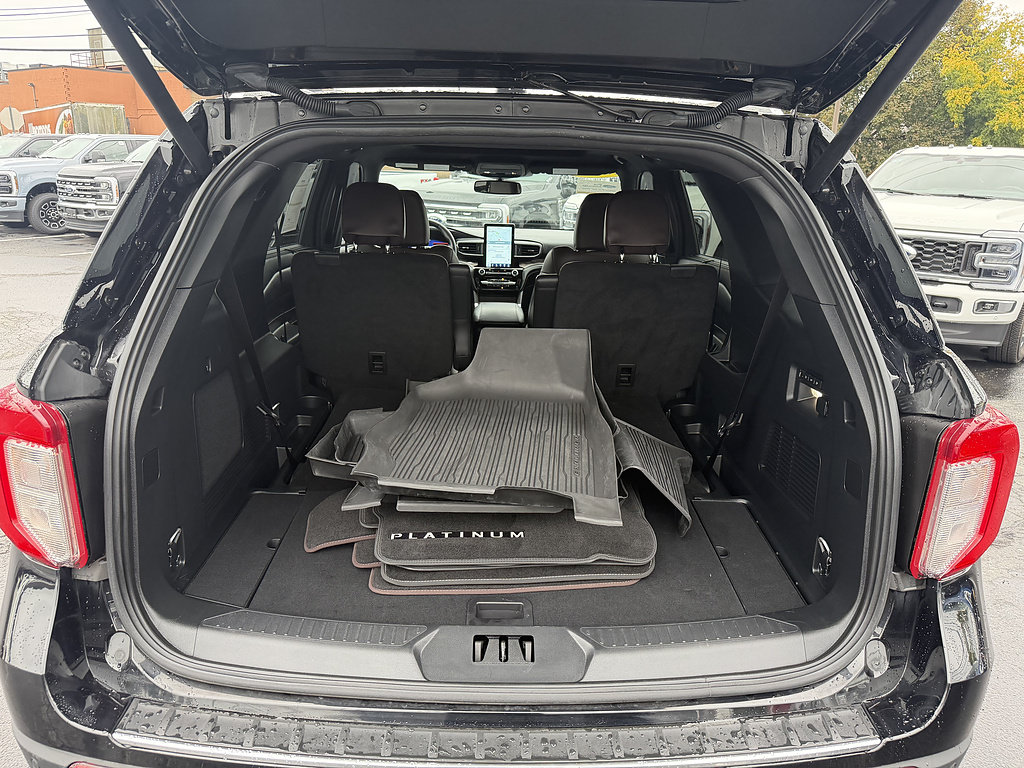 Certified 2024 Ford Explorer Platinum w/ Technology Package AWD/4WD image 6