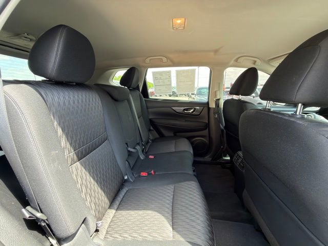 Used 2019 Nissan Rogue SV FWD image 17