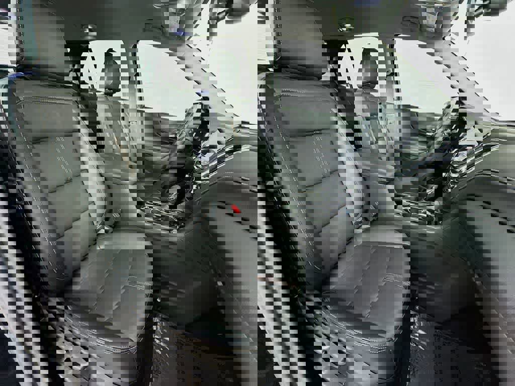 Used 2024 Chevrolet Equinox Premier image 19