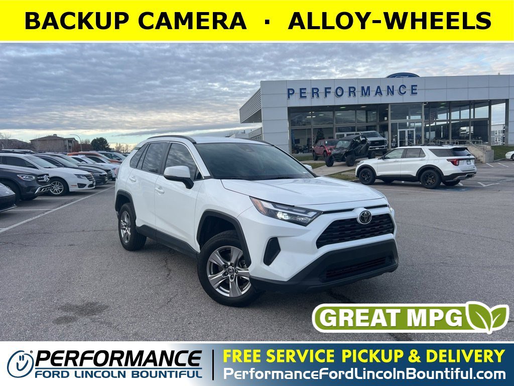Used 2023 Toyota RAV4 XLE image 1
