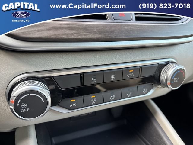 Used 2025 Nissan Altima 2.5 SV FWD image 29