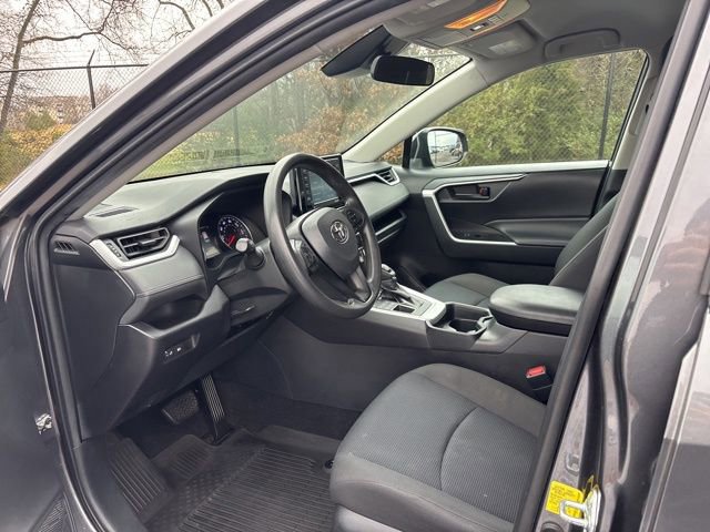Used 2021 Toyota RAV4 LE image 14