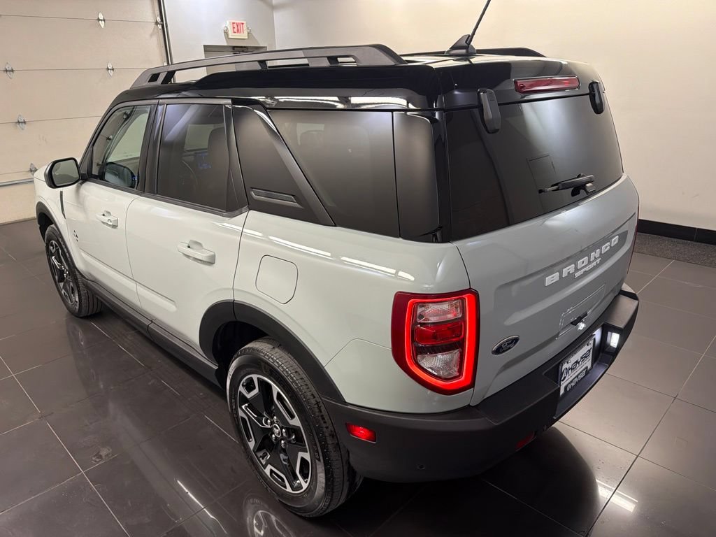 Certified 2023 Ford Bronco Sport Outer Banks w/ Tech Package AWD/4WD image 4
