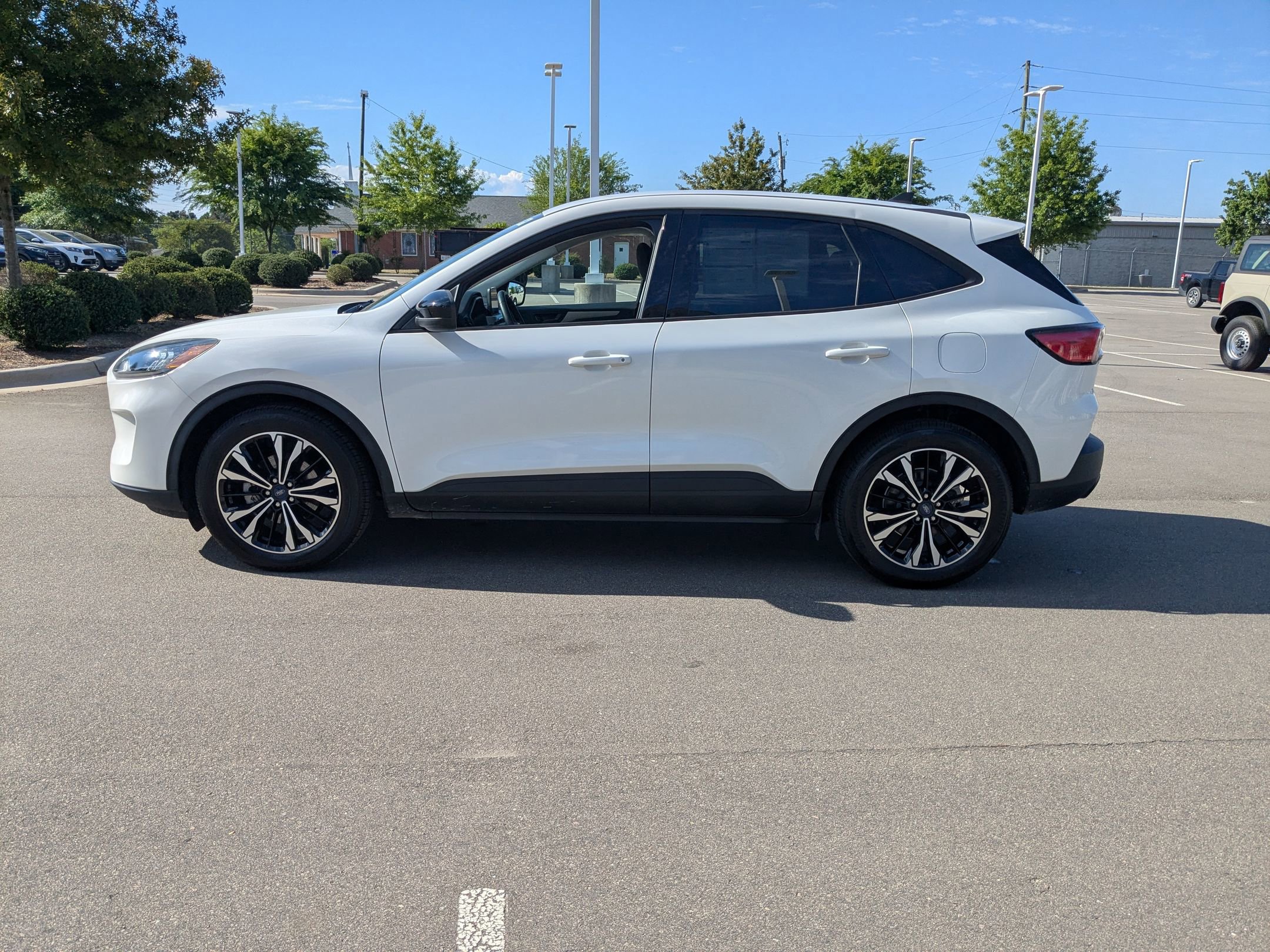 Certified 2022 Ford Escape SE w/ SE Sport Appearance Package image 2