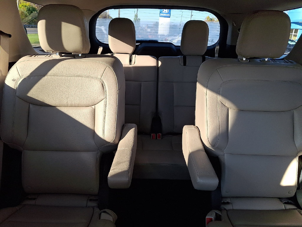 Certified 2021 Ford Explorer XLT w/ Equipment Group 202A AWD/4WD image 19