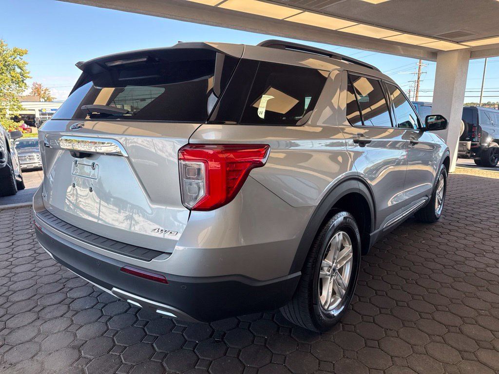 Certified 2023 Ford Explorer XLT w/ Equipment Group 202A AWD/4WD image 6