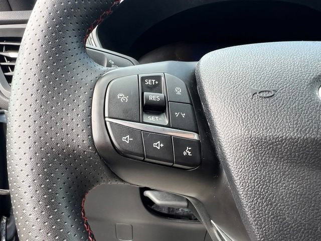 Certified 2023 Ford Escape ST-Line w/ Tech Pack #1 AWD/4WD image 9
