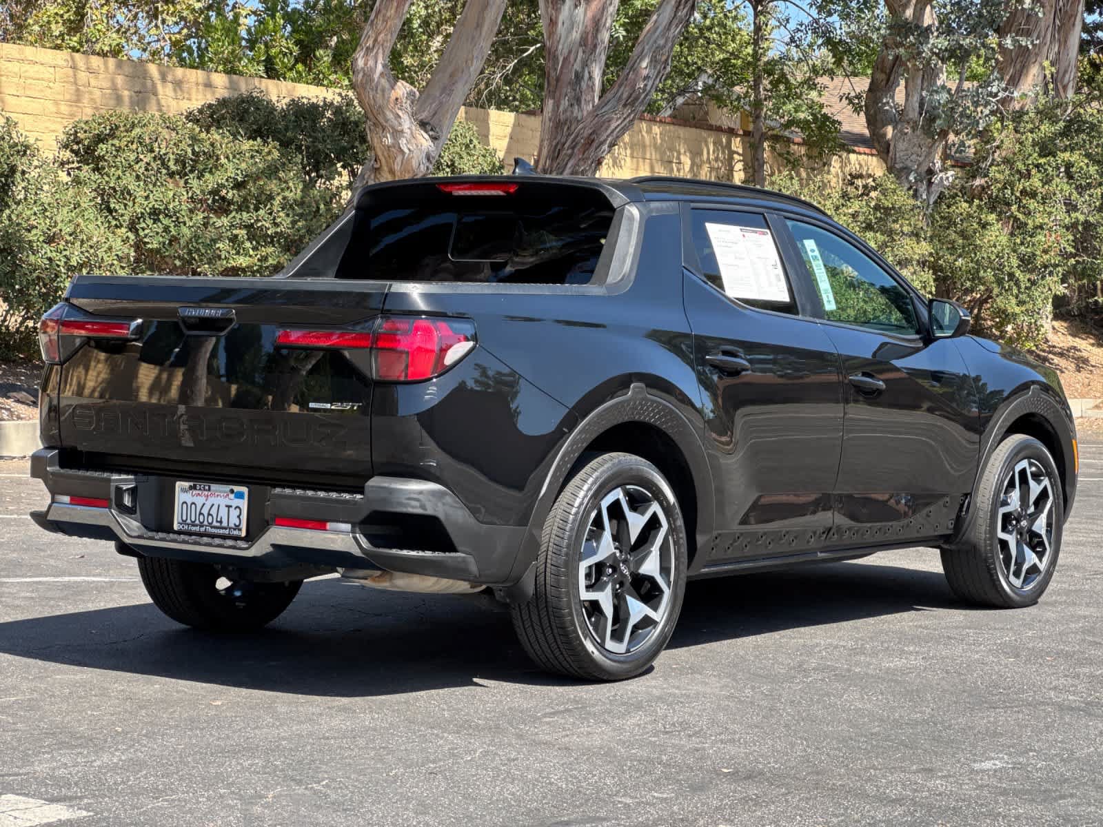 Used 2023 Hyundai Santa Cruz Limited AWD/4WD image 2