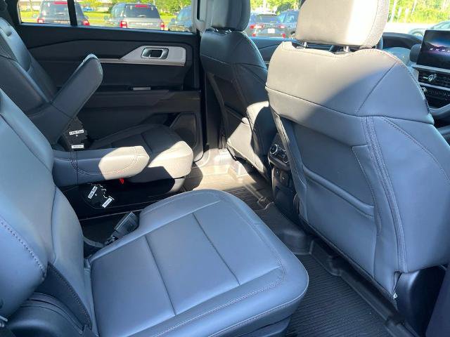Certified 2025 Ford Explorer Active w/ Active Comfort Package AWD/4WD image 17