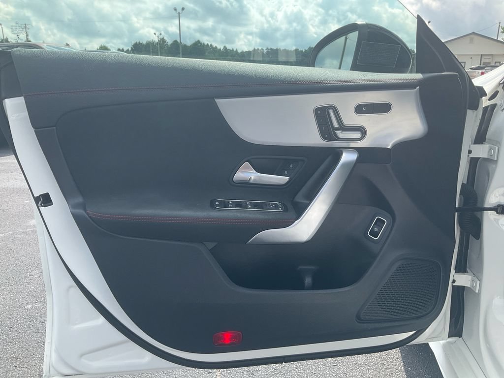 Used 2023 Mercedes-Benz CLA 250 image 17