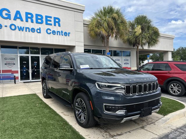 Used 2024 Jeep Wagoneer L Series II w/ Flexible Seating Group AWD/4WD image 3