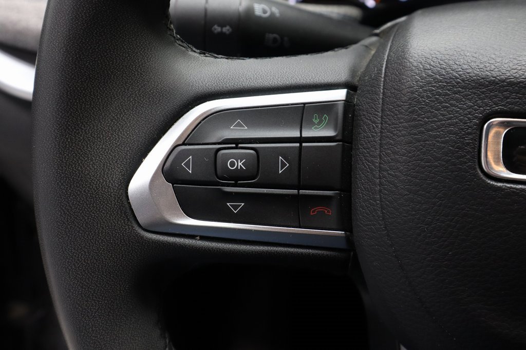 Used 2024 Jeep Compass Latitude image 27