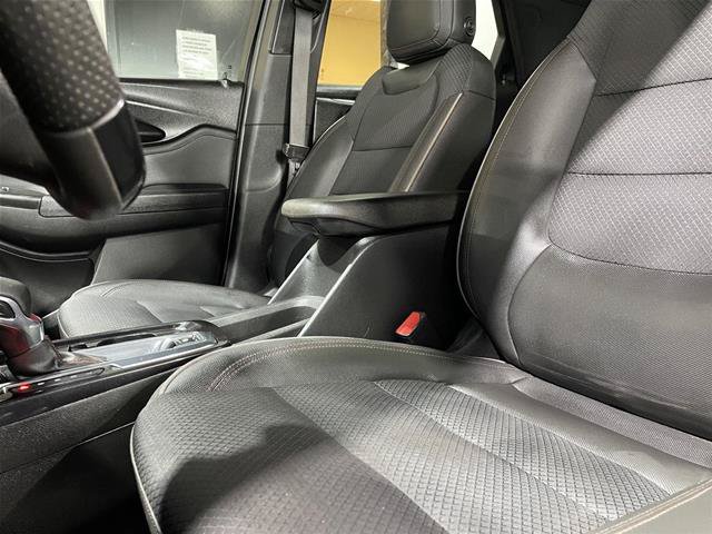Used 2023 Chevrolet TrailBlazer RS FWD image 32
