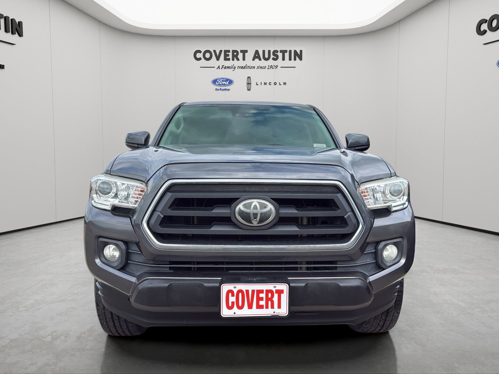 Used 2020 Toyota Tacoma SR5 w/ SR5 Appearance Package (SM) RWD image 6