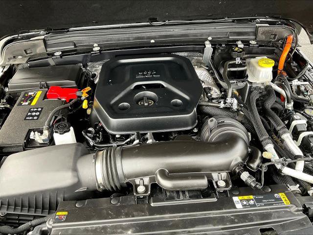 Used 2024 Jeep Wrangler Unlimited Sahara AWD/4WD image 31
