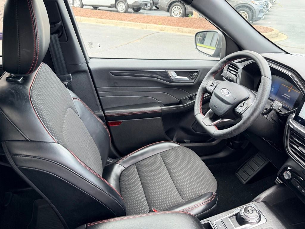Certified 2024 Ford Escape ST-Line w/ Tech Pack #1 AWD/4WD image 15