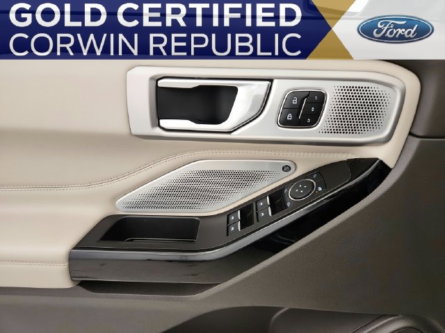 Certified 2023 Ford Explorer Platinum w/ Technology Package AWD/4WD image 24