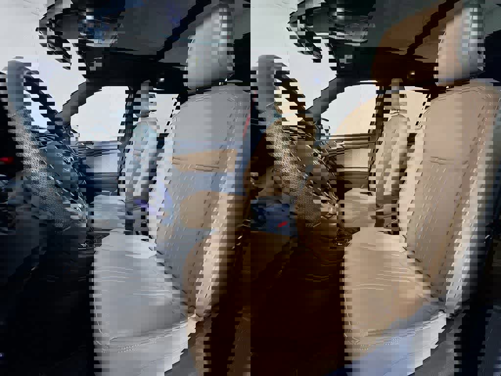 Used 2024 Volkswagen Tiguan SE R-Line image 15