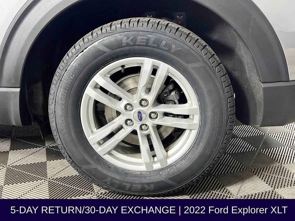 Certified 2022 Ford Explorer XLT w/ Equipment Group 202A AWD/4WD image 37