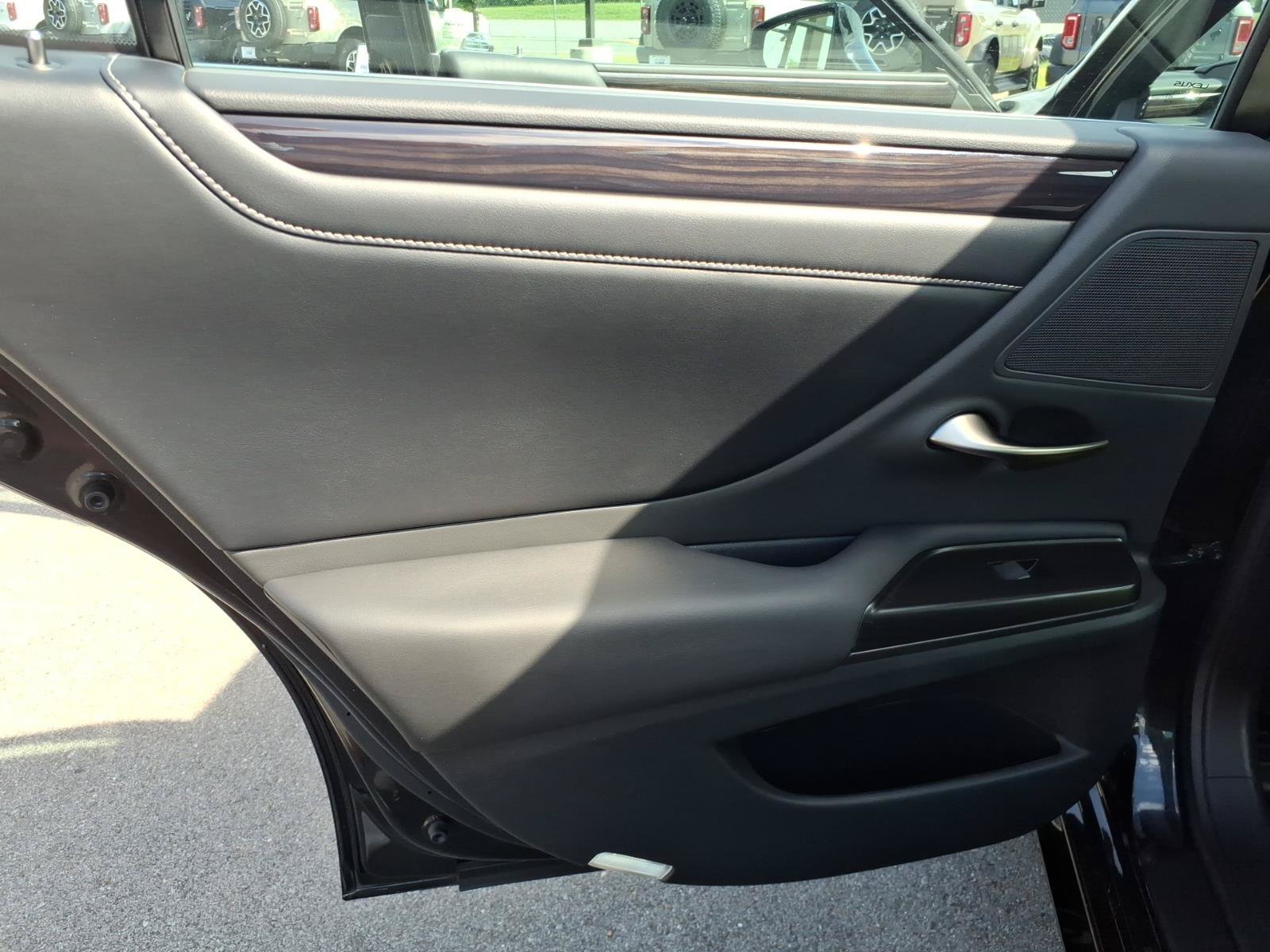 Used 2019 Lexus ES 350 w/ Premium Package FWD image 14