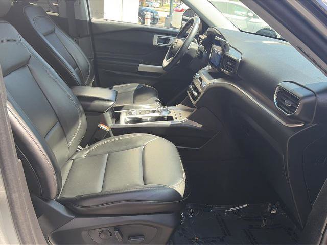 Certified 2023 Ford Explorer XLT w/ Equipment Group 202A AWD/4WD image 14