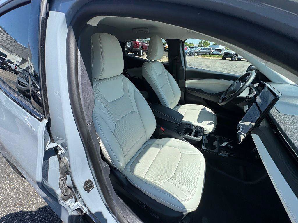 Certified 2025 Ford Mustang Mach-E Premium AWD/4WD image 18